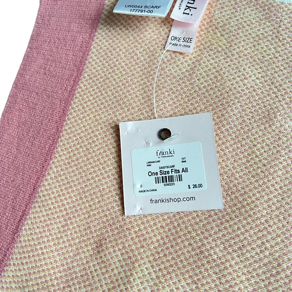 NWT Franseca’s Franki Daisy Scarf - Picture 4 of 7